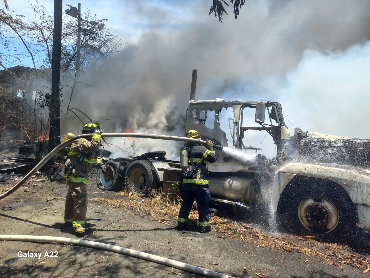 Incendio Bodega Parque Industrial: Riesgo de Material Peligroso